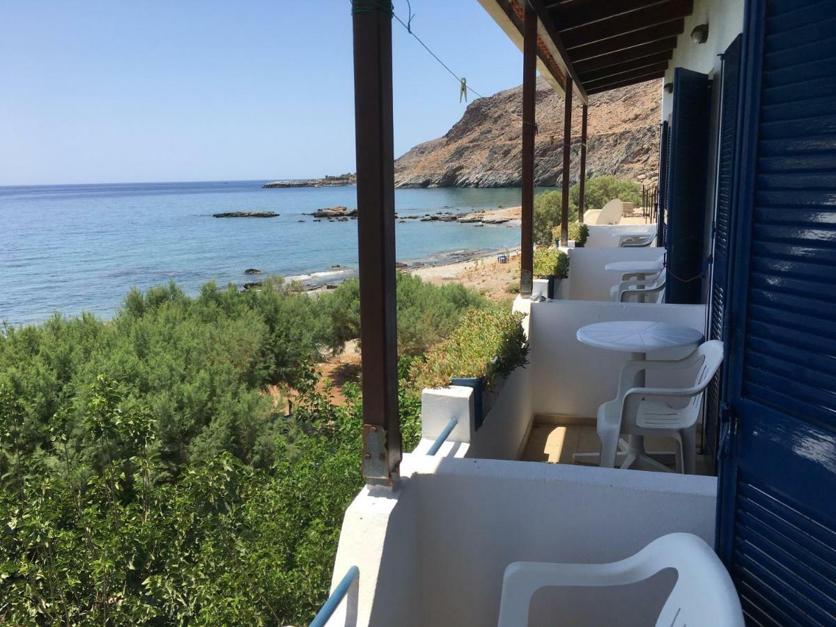 Taverna Akrogiali Loutró Exterior foto