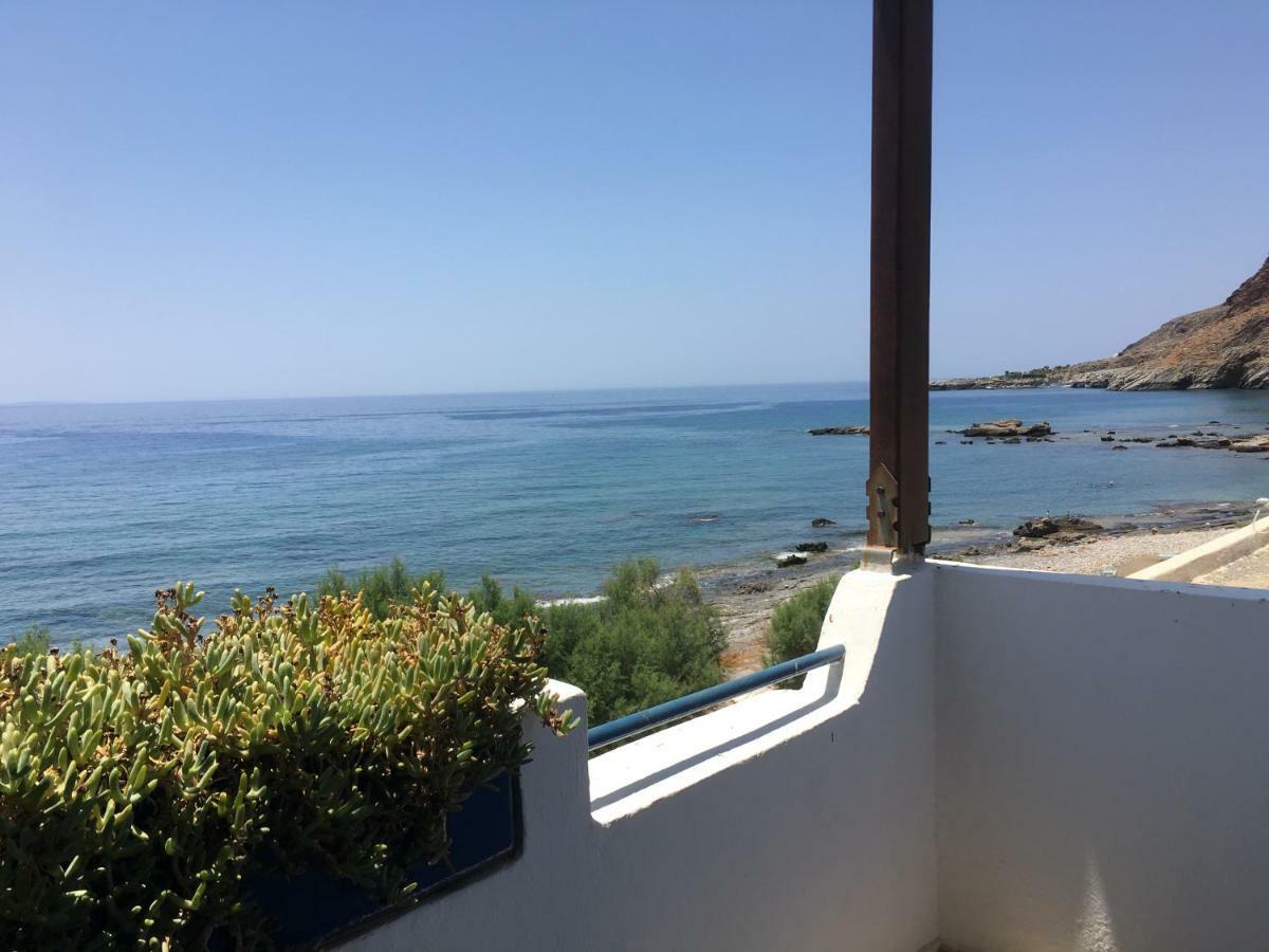 Taverna Akrogiali Loutró Exterior foto