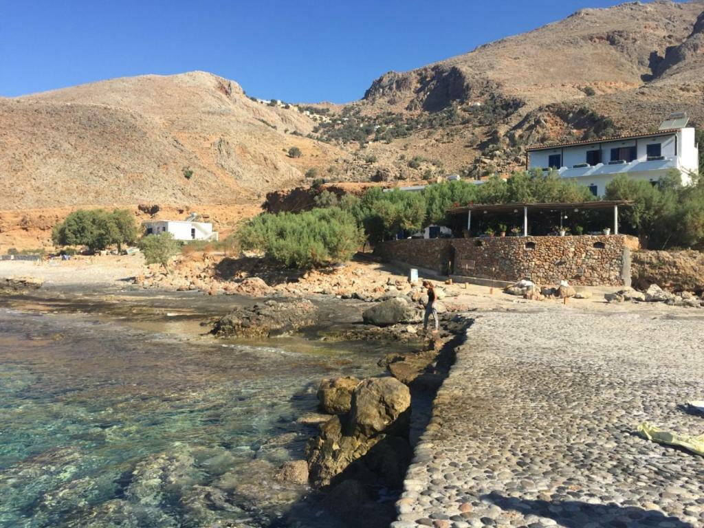 Taverna Akrogiali Loutró Exterior foto