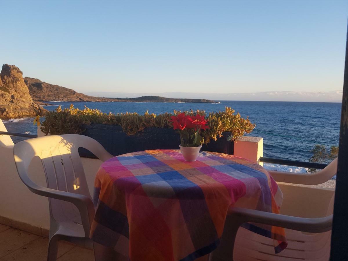 Taverna Akrogiali Loutró Exterior foto